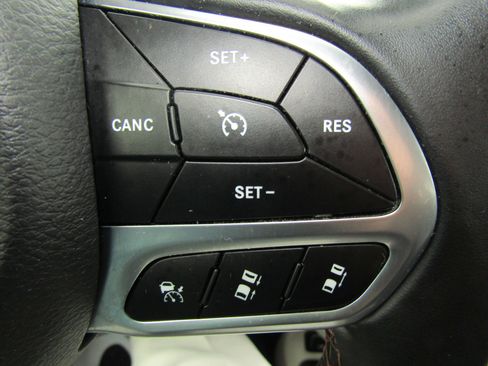 Used 2019 Chrysler Pacifica Touring-L Plus w/ Advanced Safetytec Group image 27