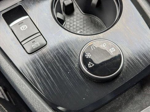 Used 2023 Nissan Rogue S image 13