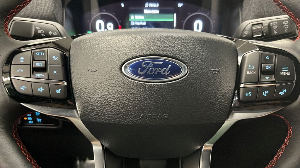 Used 2026 Ford Explorer ST-Line w/ ST-Line Street Pack AWD/4WD image 15