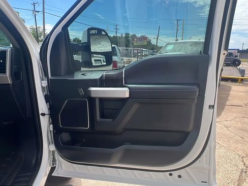Used 2021 Ford F250 Lariat w/ Lariat Ultimate Package AWD/4WD image 19