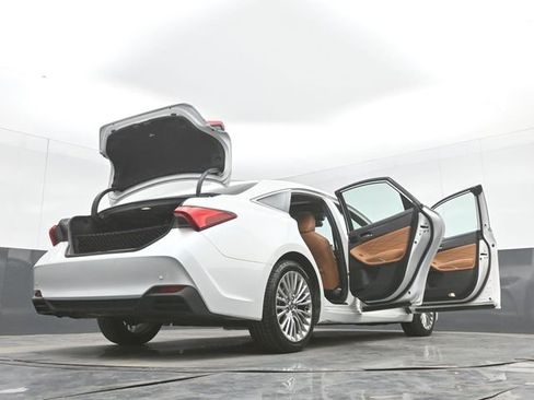 Used 2020 Toyota Avalon Limited w/ Advanced Safety Package image 54