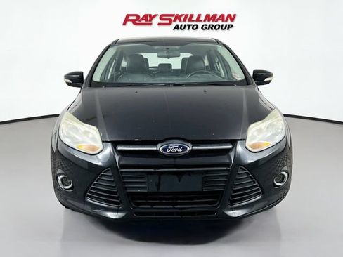 Used 2013 Ford Focus SE FWD image 2