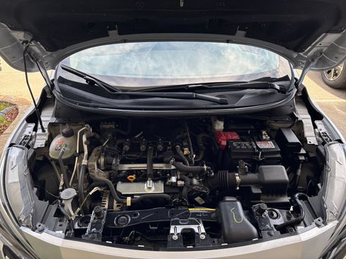Used 2025 Nissan Versa SV FWD image 31