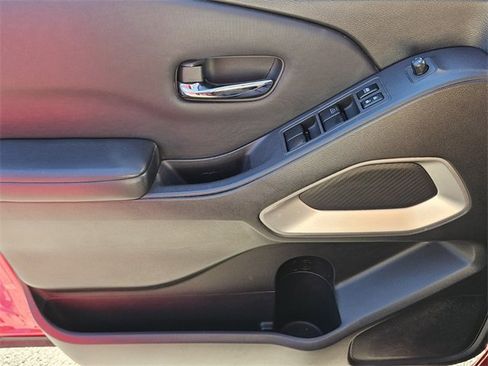 Used 2022 Nissan Frontier SV image 28