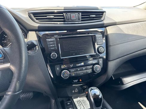 Used 2019 Nissan Rogue SL AWD/4WD image 25
