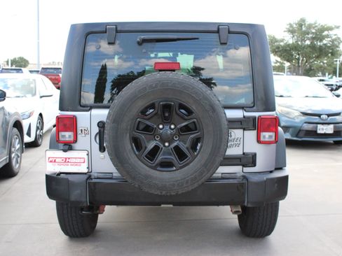 Used 2016 Jeep Wrangler Sport AWD/4WD image 7
