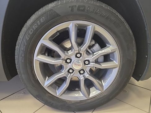 Used 2024 GMC Terrain SLT image 16