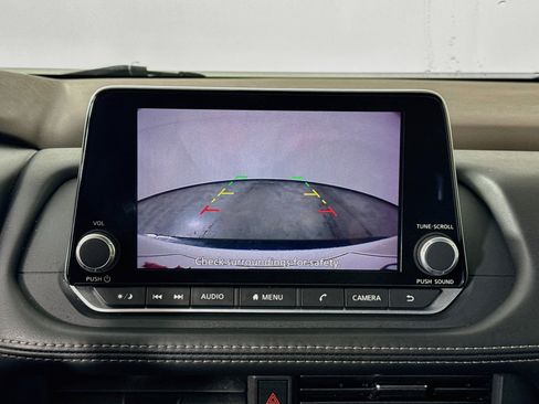 Used 2023 Nissan Rogue S AWD/4WD image 13