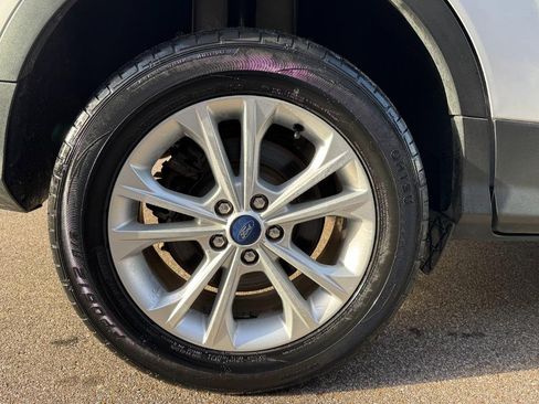 Used 2017 Ford Escape SE image 8