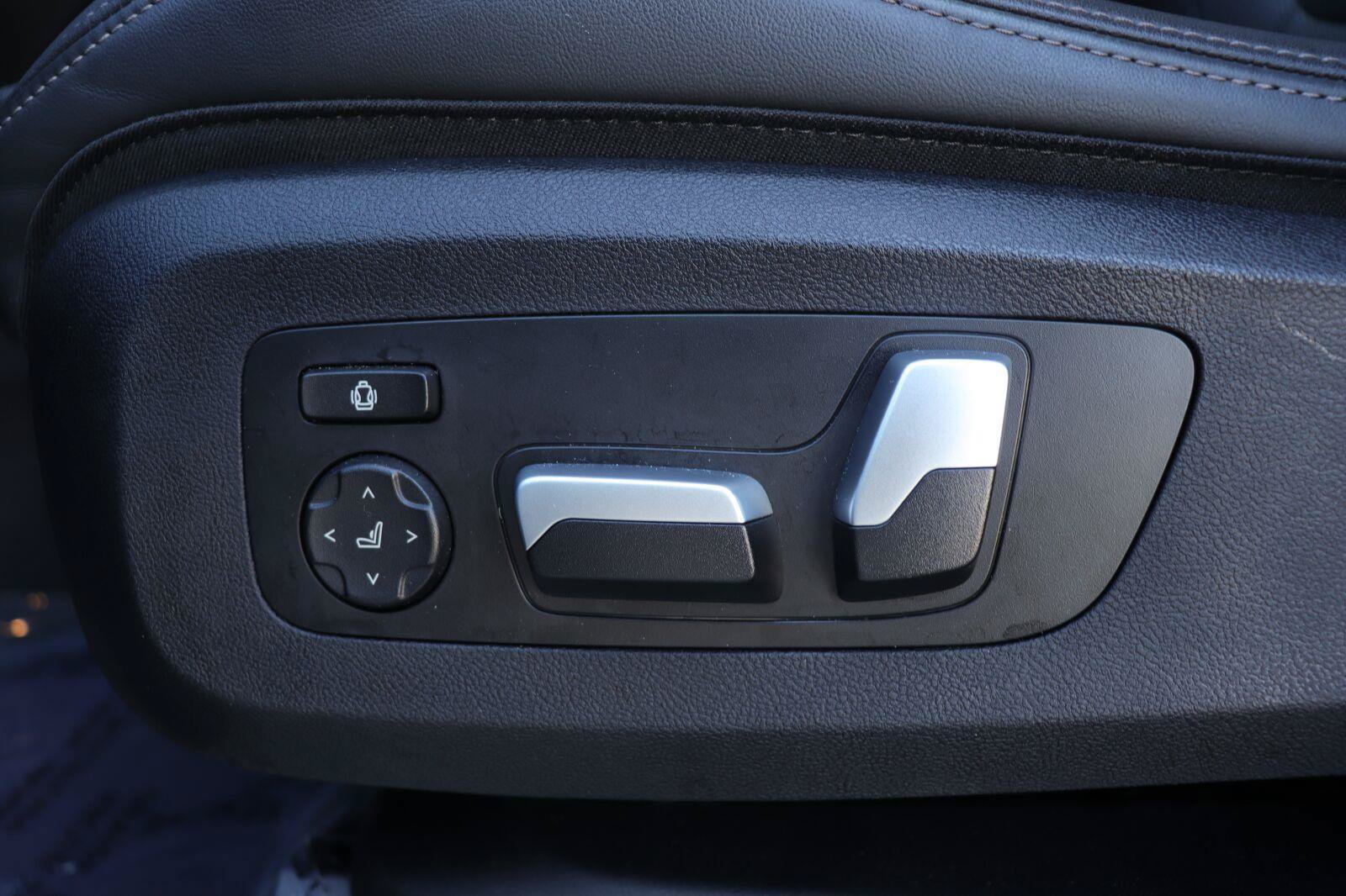 Used 2024 BMW X5 sDrive40i w/ Premium Package RWD image 25