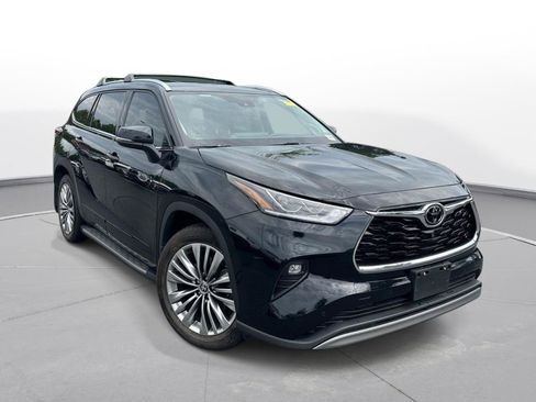 Used 2022 Toyota Highlander Platinum AWD/4WD image 4