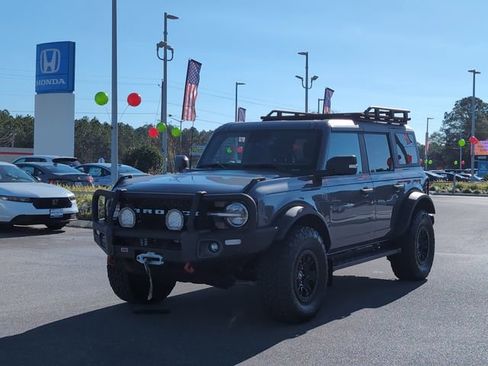 Used 2023 Ford Bronco Wildtrak image 8