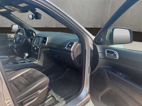 Used 2017 Jeep Grand Cherokee Altitude AWD/4WD image 34
