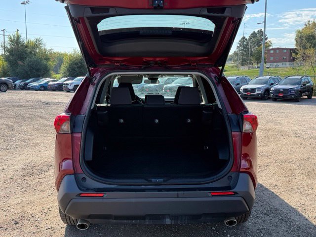 Used 2020 Toyota RAV4 XLE FWD image 16