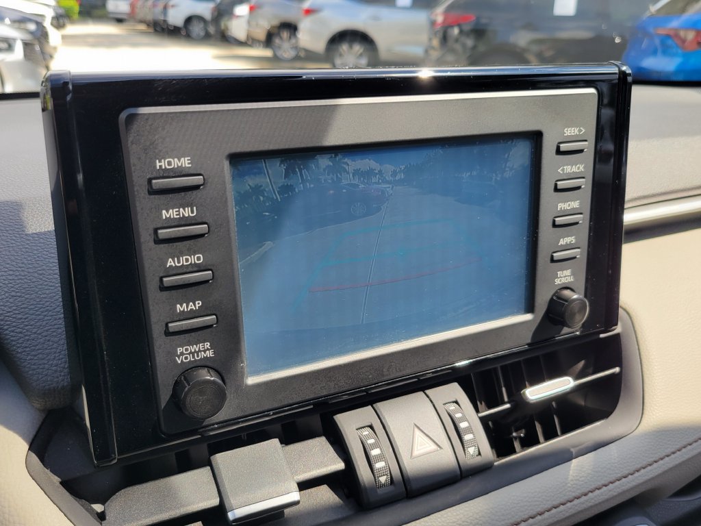 Used 2019 Toyota RAV4 XLE Premium FWD image 30