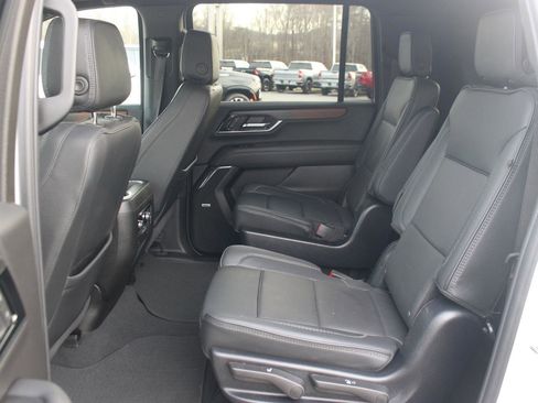 Used 2025 GMC Yukon XL Denali image 36