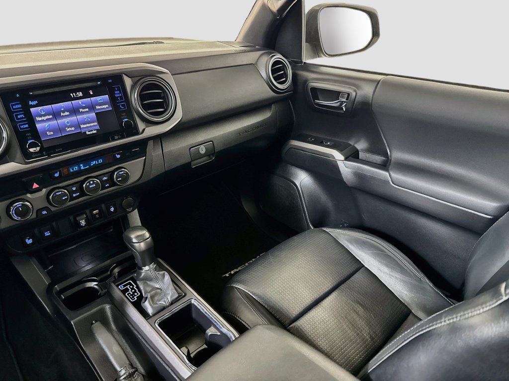 Used 2019 Toyota Tacoma TRD Sport AWD/4WD image 24