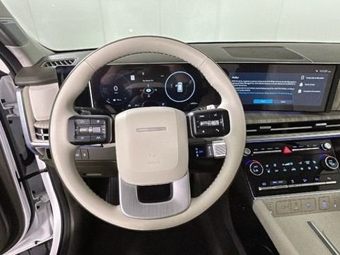 Used 2024 Hyundai Santa Fe Calligraphy FWD image 15