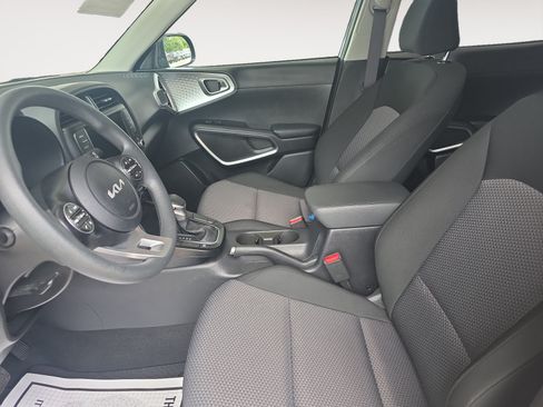 Certified 2025 Kia Soul LX w/ LX Technology Package FWD image 21