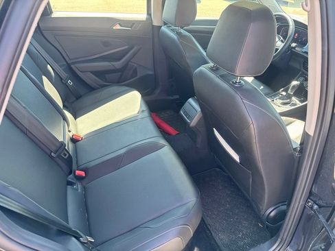 Used 2019 Volkswagen Jetta SEL w/ Cold Weather Package FWD image 15