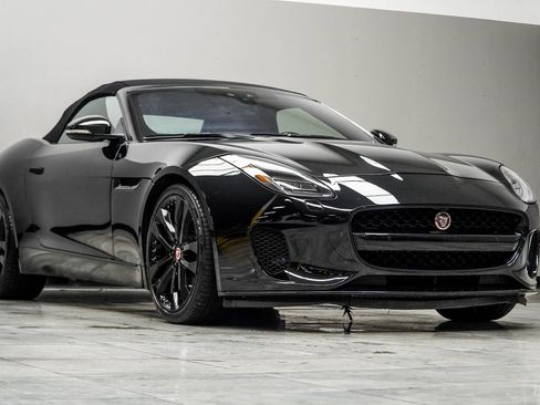 Used 2019 Jaguar F-TYPE Convertible image 4