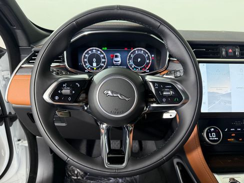 New 2026 Jaguar F-PACE R-Dynamic S image 17