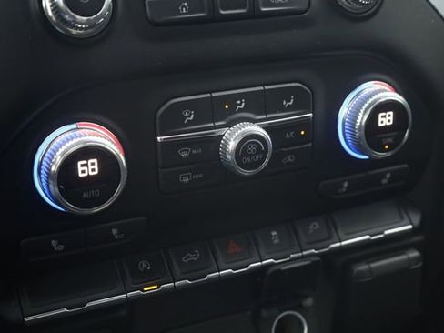 Used 2019 GMC Sierra 1500 SLE w/ SLE Value Package image 17