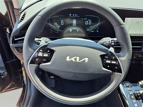 New 2025 Kia Niro SX image 13