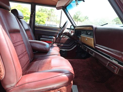 Used 1988 Jeep Grand Wagoneer AWD/4WD image 18