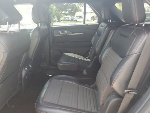 Certified 2025 Ford Explorer ST-Line AWD/4WD image 15