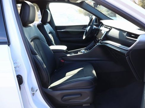 New 2026 Jeep Grand Cherokee Laredo image 42