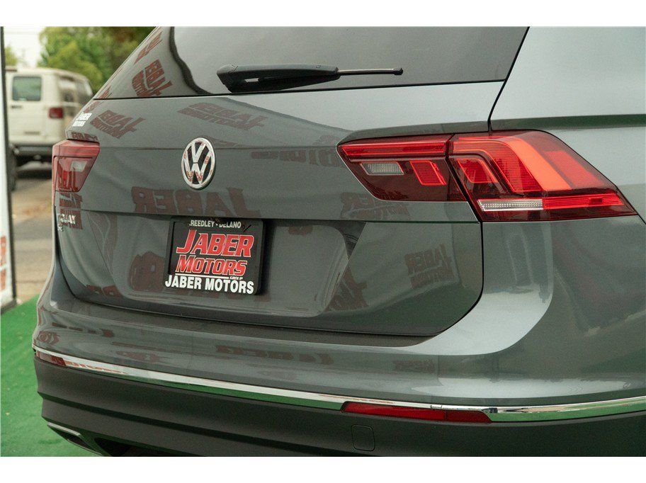 Used 2020 Volkswagen Tiguan SE w/ Panoramic Sunroof Package FWD image 45
