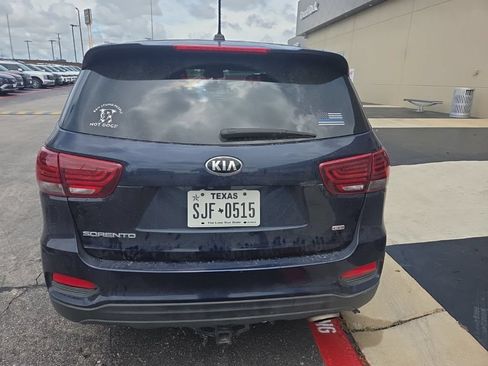 Used 2020 Kia Sorento LX FWD image 5