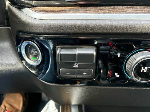 Used 2025 Chevrolet Silverado 1500 RST image 34