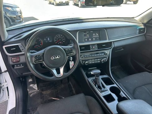 Used 2018 Kia Optima LX FWD image 4
