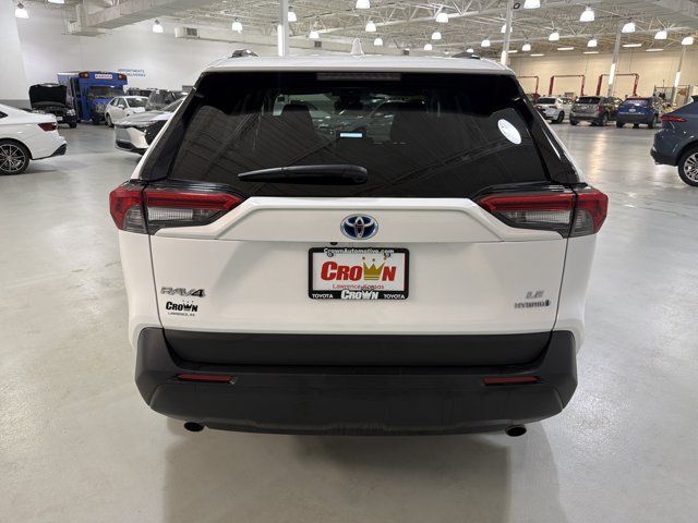 Used 2024 Toyota RAV4 LE AWD/4WD image 7
