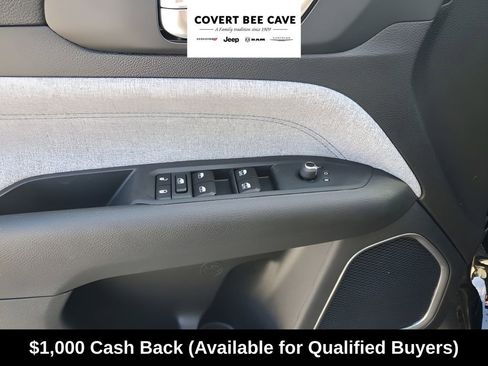 New 2026 Jeep Compass Latitude image 30