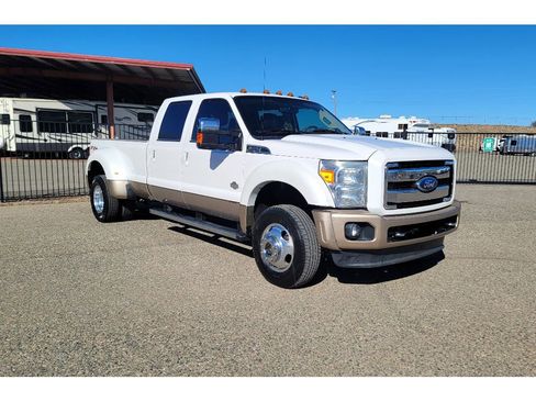 Used 2011 Ford F450 King Ranch w/ King Ranch w/Chrome Pkg image 3