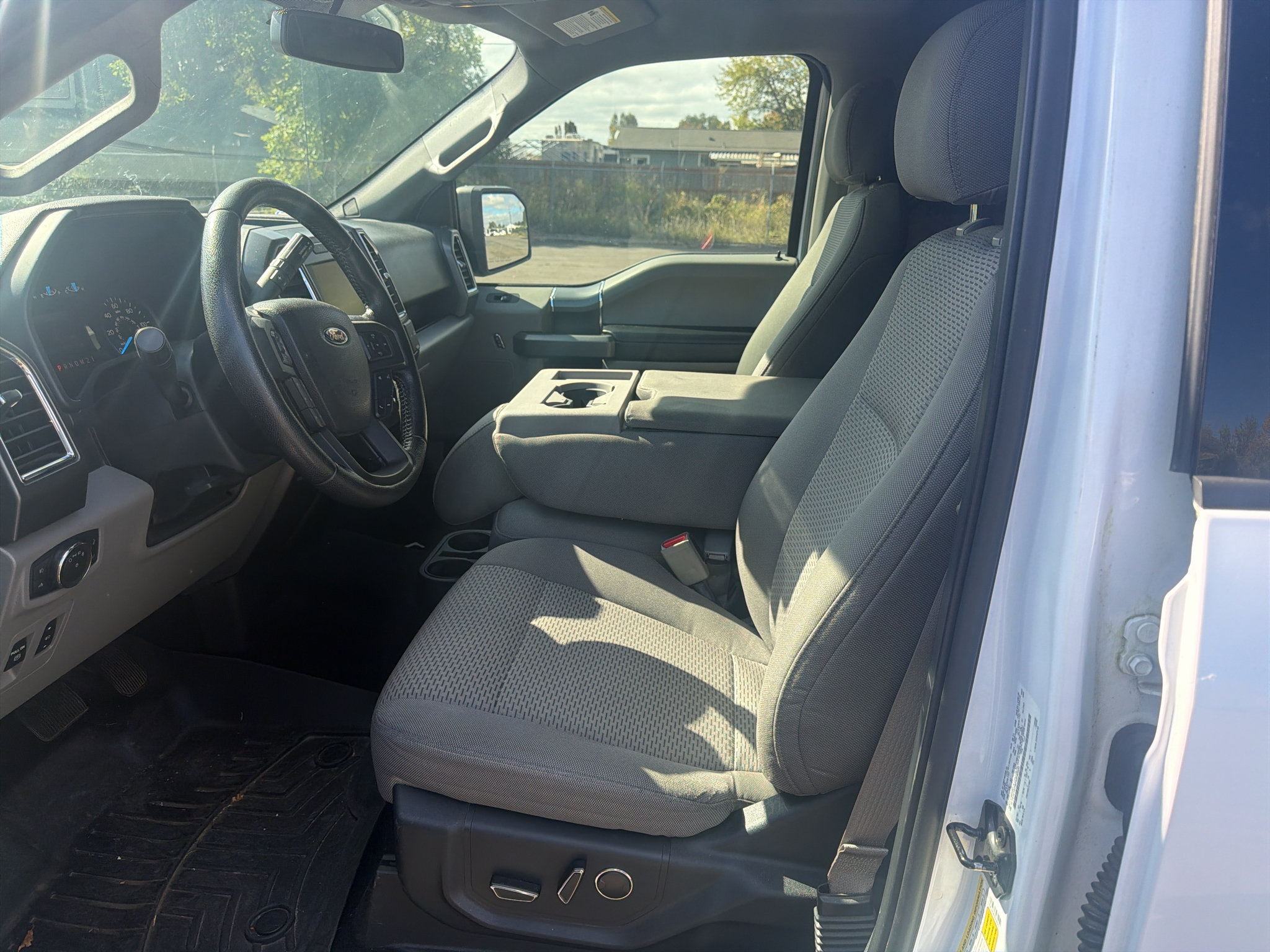Used 2015 Ford F150 XLT w/ Equipment Group 302A Luxury AWD/4WD image 12
