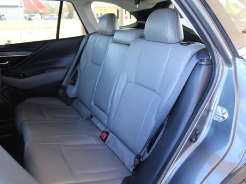 Used 2020 Subaru Outback Limited image 24