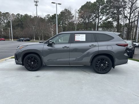 Certified 2025 Toyota Highlander XSE image 7