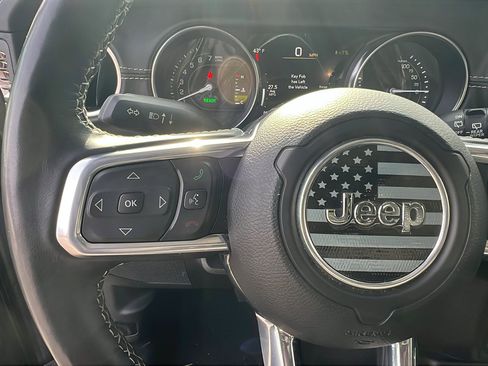 Used 2023 Jeep Wrangler Sahara w/ Cold Weather Group image 27