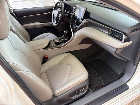 Used 2022 Toyota Camry XSE w/ Navigation Package image 27