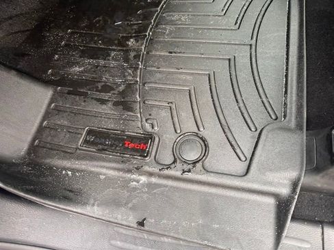 Used 2020 Chrysler Pacifica Touring-L image 17