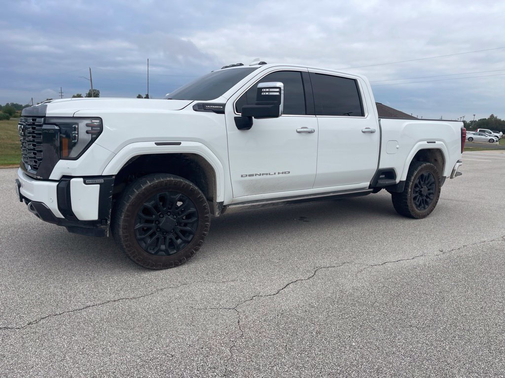 Used 2024 GMC Sierra 2500 Denali Ultimate AWD/4WD image 2