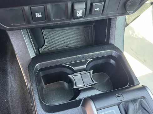 Used 2021 Toyota Tacoma SR5 RWD image 20