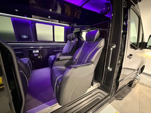 Used 2022 Mercedes-Benz Sprinter 3500 image 38