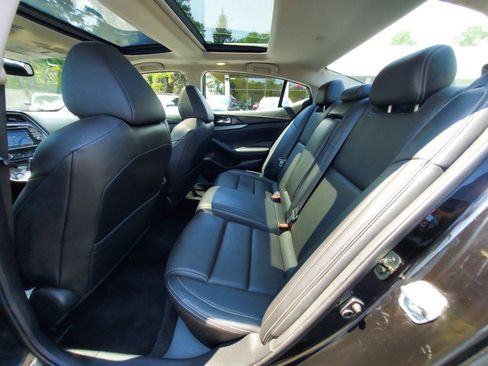 Used 2016 Nissan Maxima 3.5 SL FWD image 9