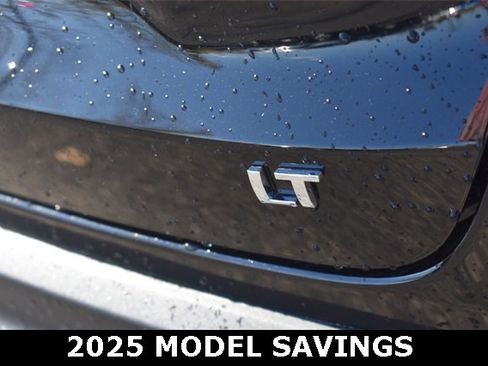 New 2025 Chevrolet Trax LT w/ Sunroof Package image 15