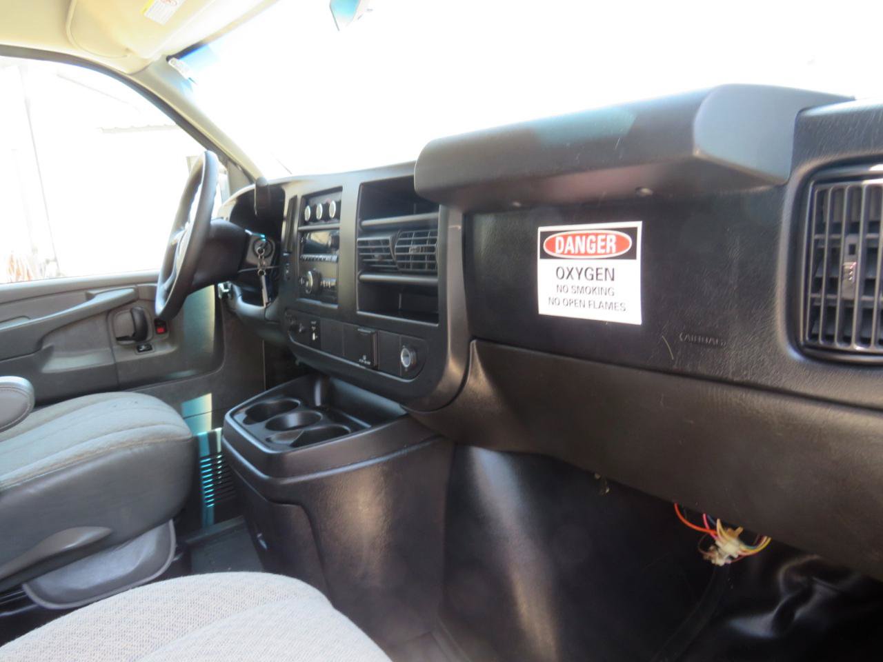 Used 2015 GMC Savana 2500 RWD image 27